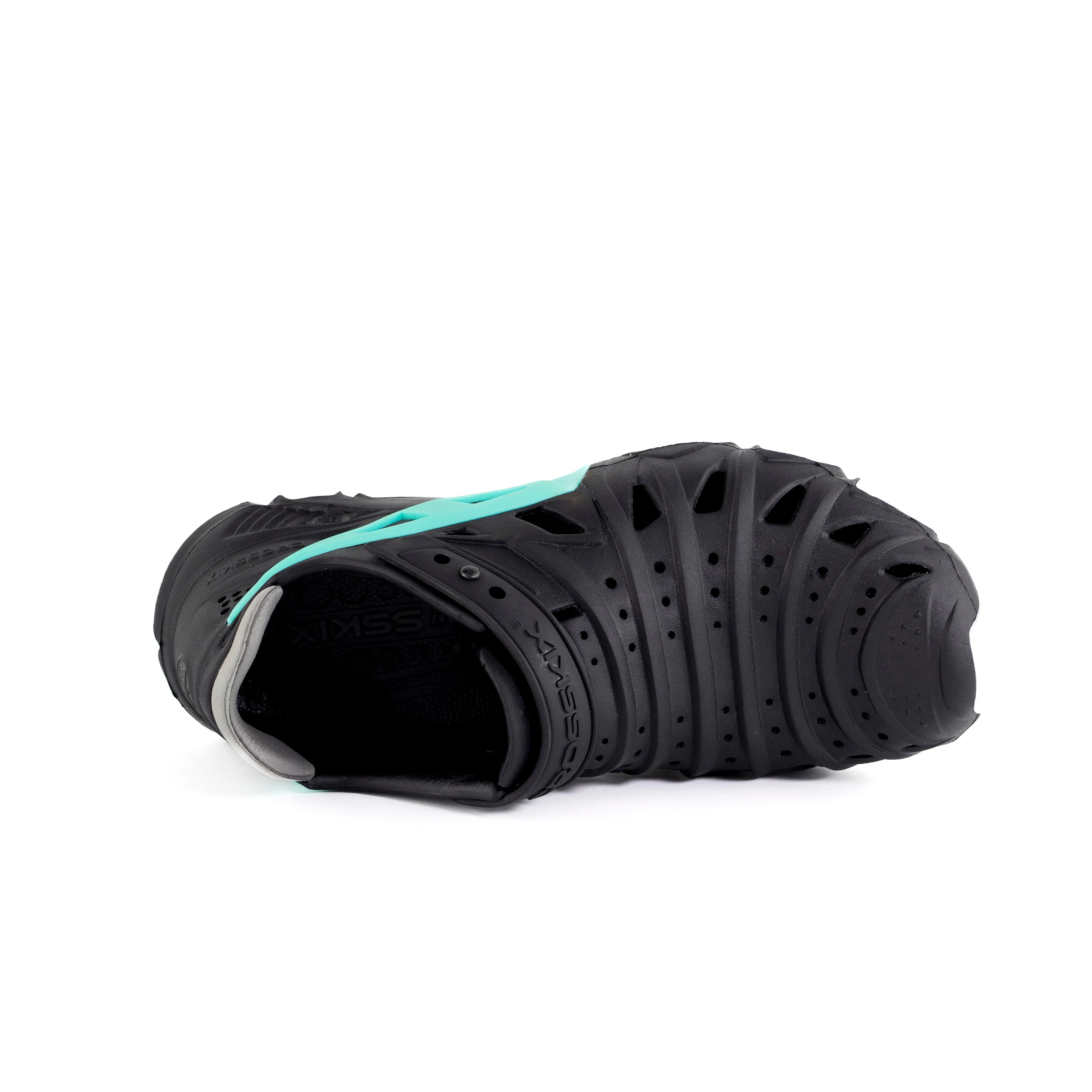 2.0 Closed Toe Water Shoes for Men by CROSSKIX