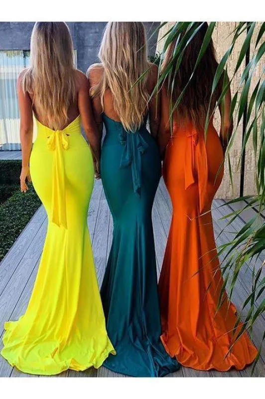 Chic Deep V-Neck Halter Mermaid Backless Long Bridesmaid Dress