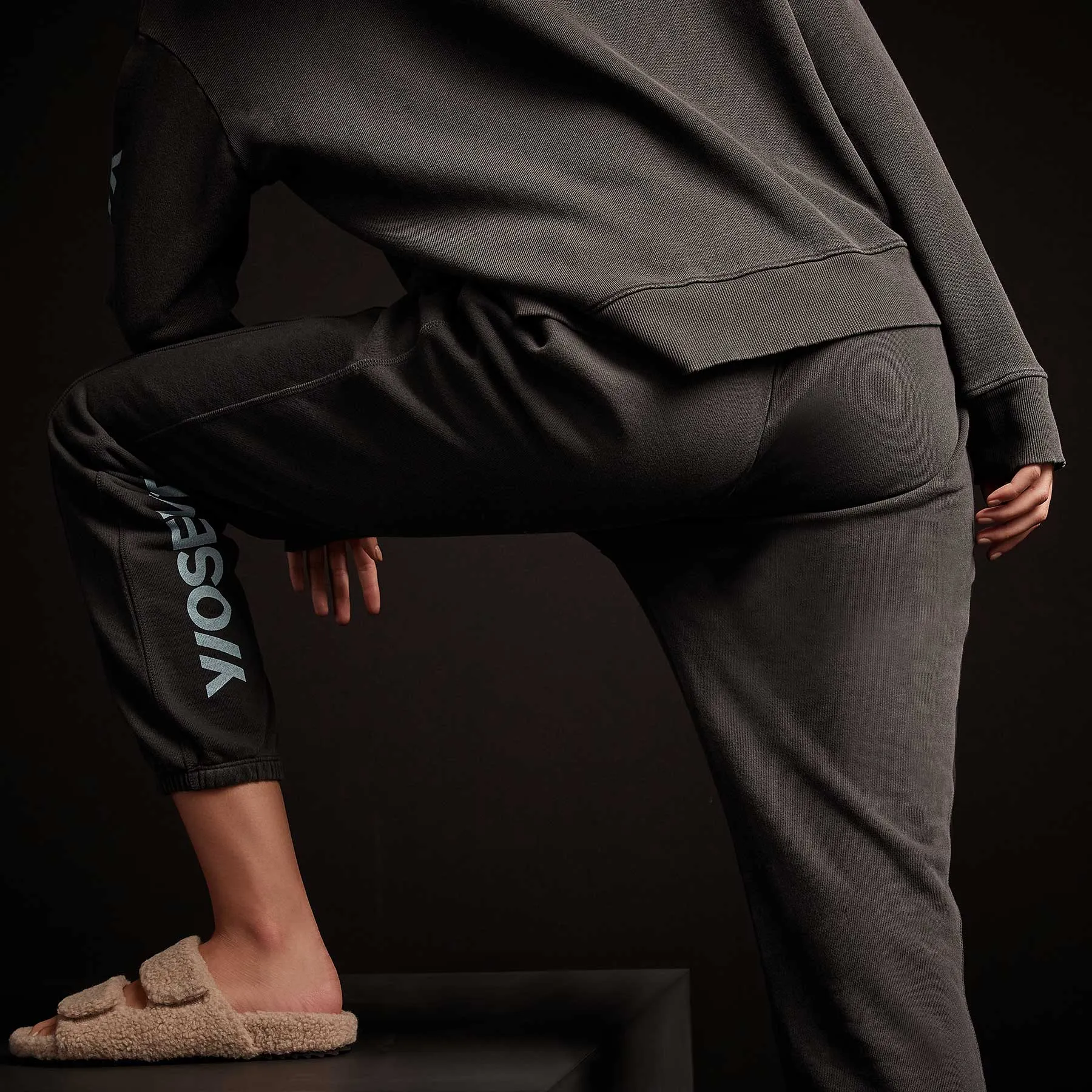 Classic French Terry Sweatpant - Carbon Pigment/Calistoga