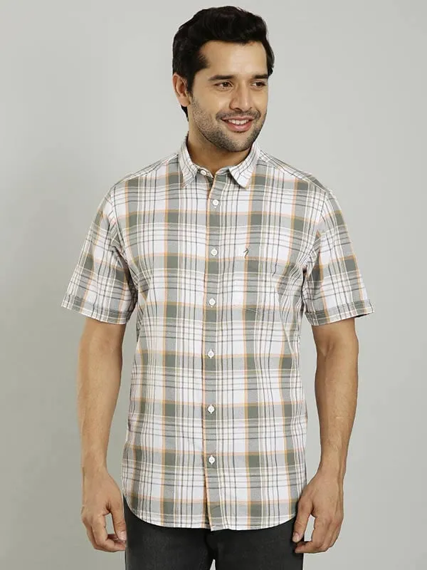 Men Checked Half Sleeve Cotton Shirt