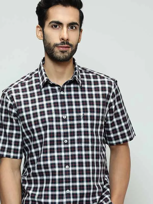 Men Checked Half Sleeve Cotton Shirt